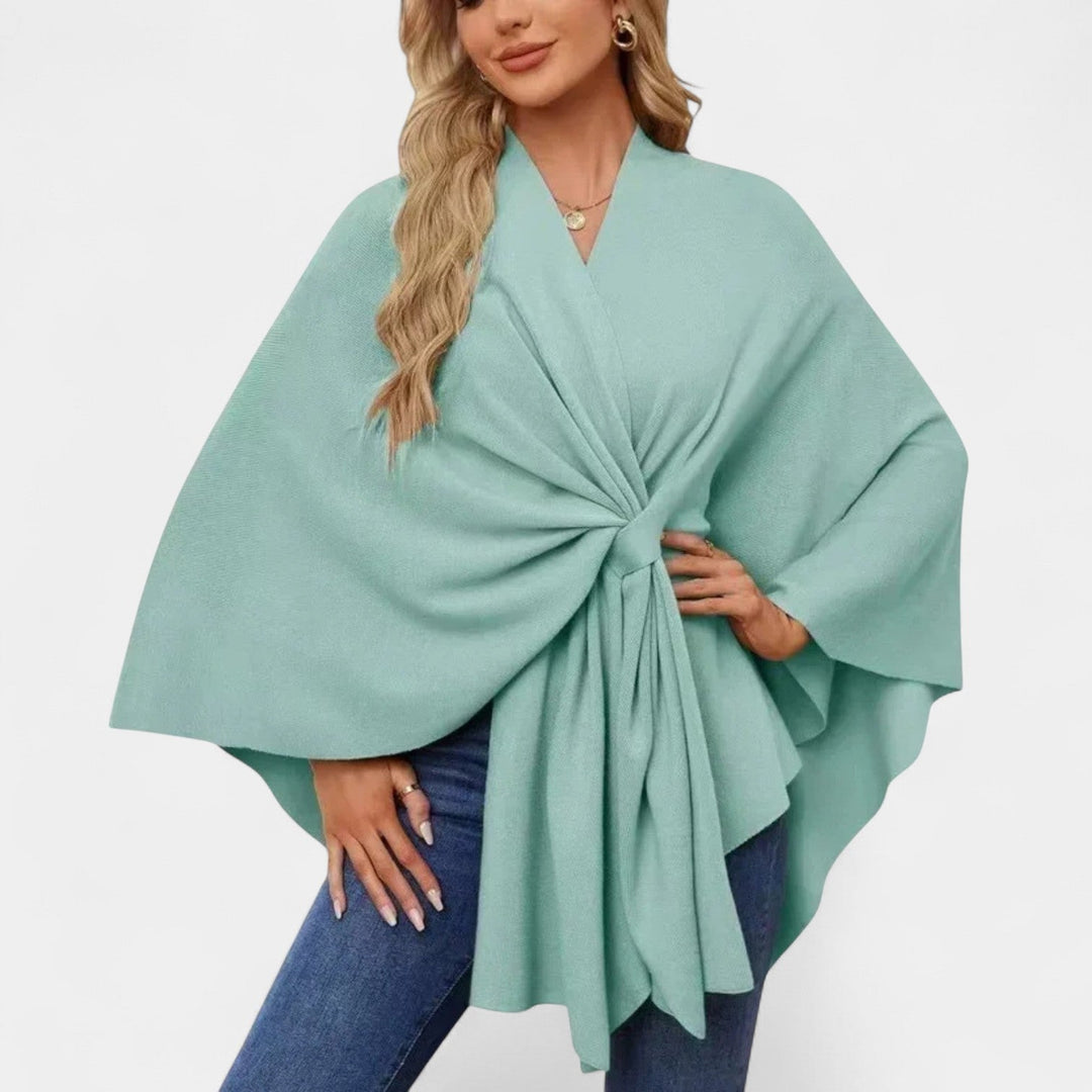 Daniela – Elegantní pončo s jemným spadením a mašlí