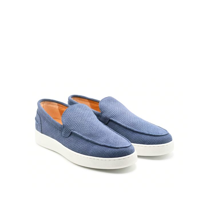 Měkké semišové slip-on boty pro muže.