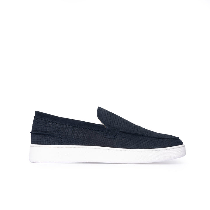 Měkké semišové slip-on boty pro muže.