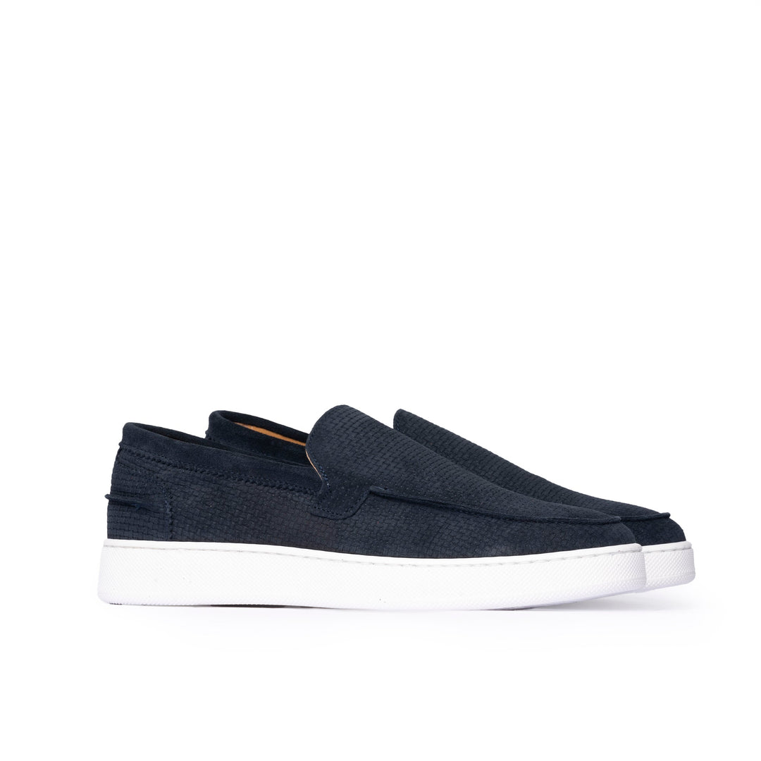 Měkké semišové slip-on boty pro muže.