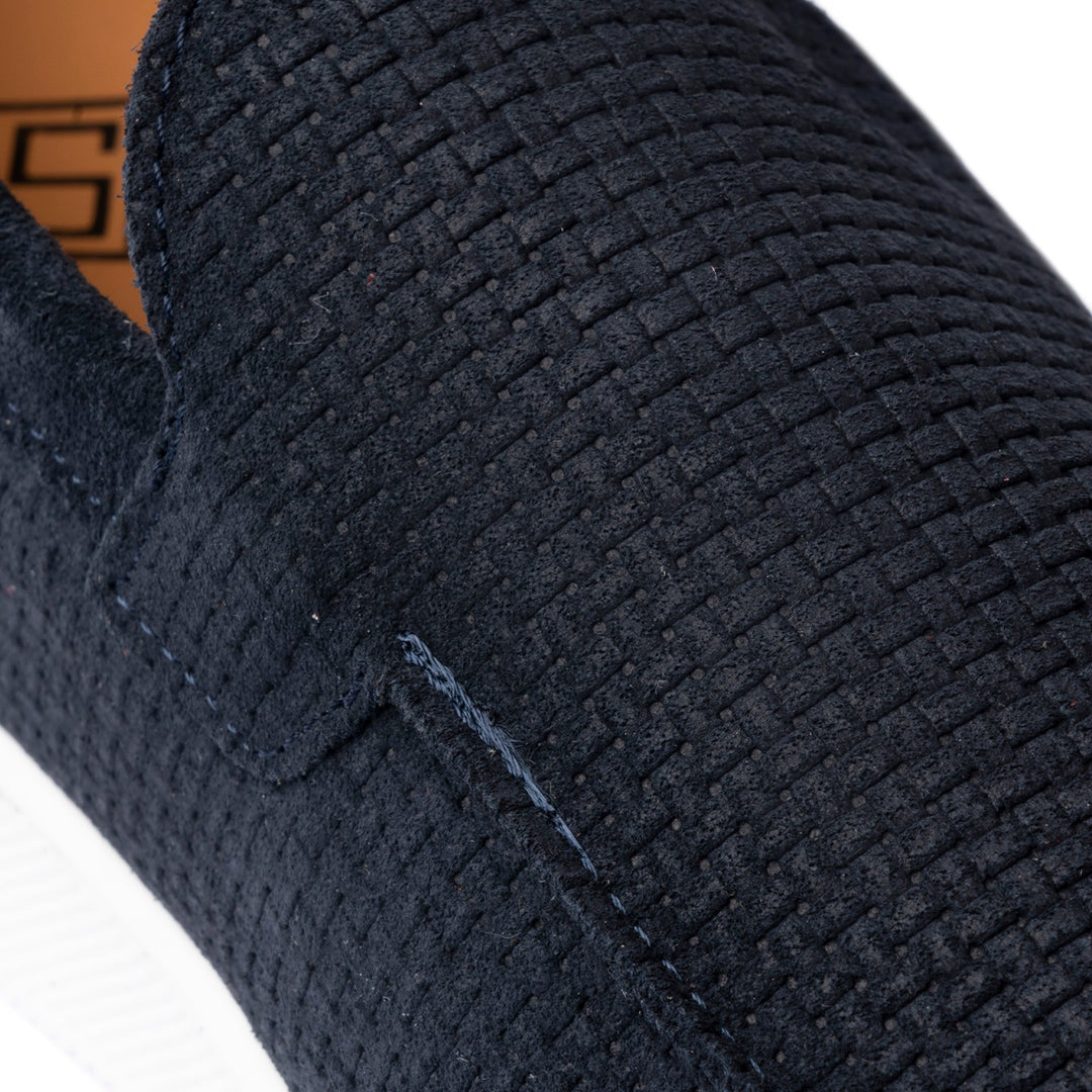 Měkké semišové slip-on boty pro muže.