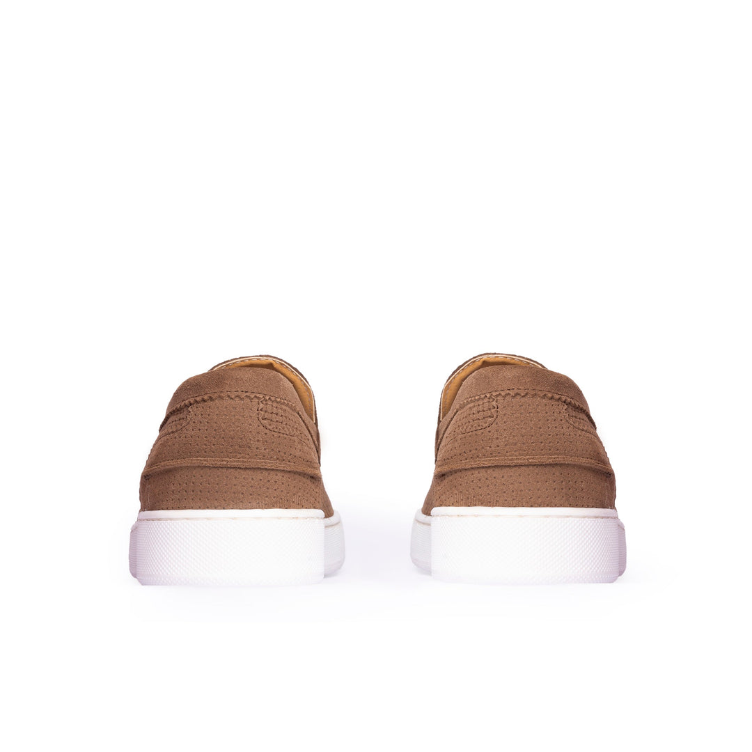 Měkké semišové slip-on boty pro muže.