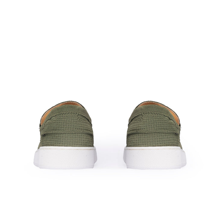 Měkké semišové slip-on boty pro muže.