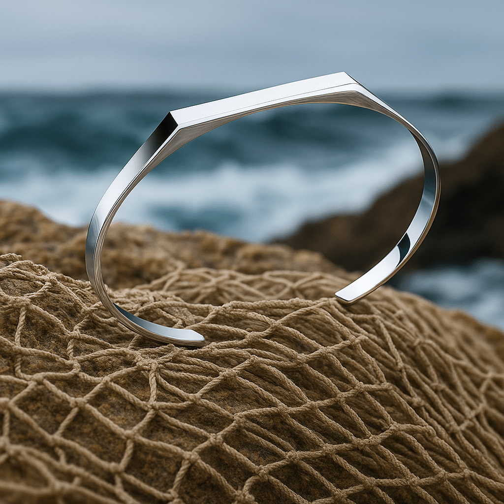 Hopeisinen náramek s řetězy