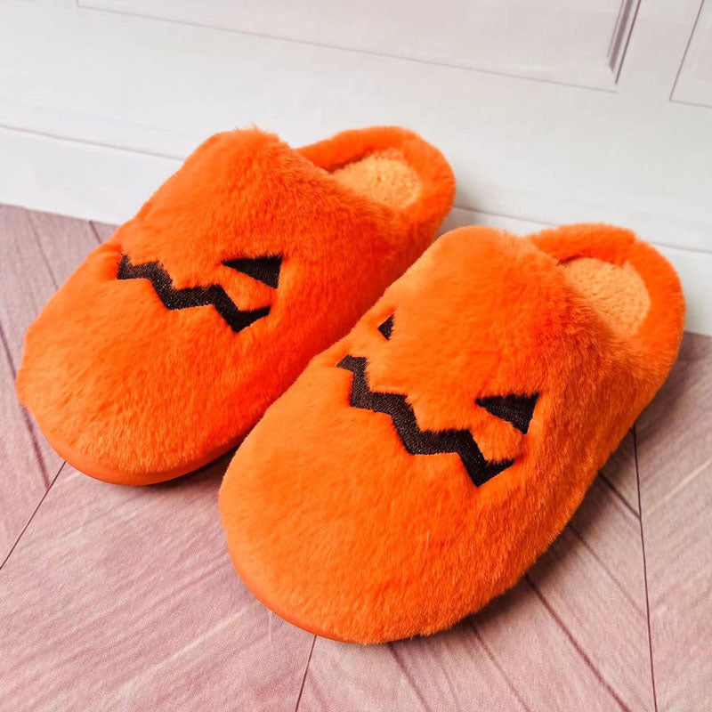 Dětské plyšové pantofle s motivem dýně na Halloween